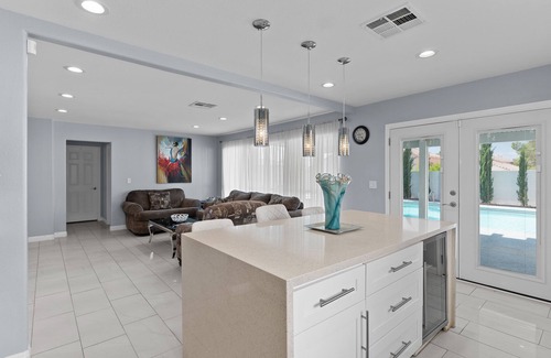 Spring Valley Casa | Modern beauty in Las Vegas with Pool
