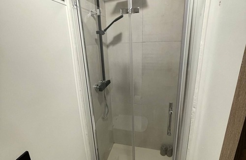 Embajadores Apartamento | Apartamento moderno en edificio histórico