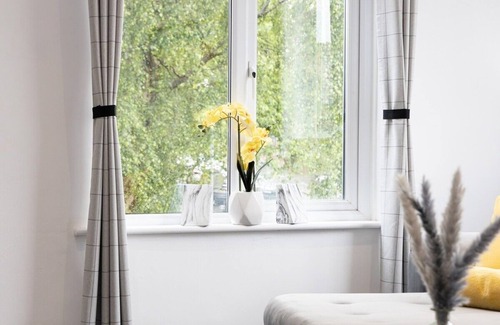 Bolton Apartamento | Modern Bolton Retreat - Stylish Comfort - Flat A