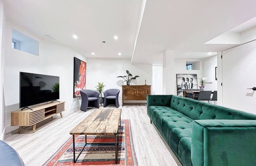 Regal Heights Apartamento | Modern Brand New Apartment In A Historic House