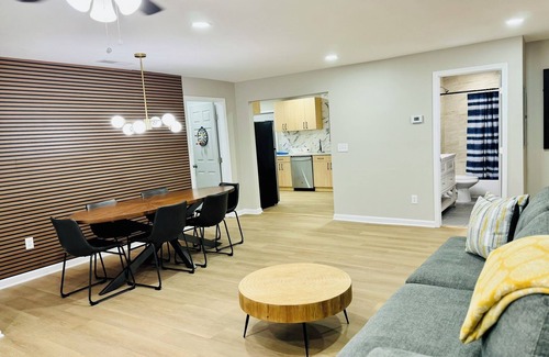 Mableton Casa | Modern Brick Ranch Retreat NEW Renovation