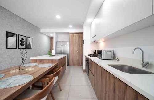 Granada Apartamento | Modern & Bright 2BR/2BA|Fast Wi-Fi|Pool&Balcony|Security 24h