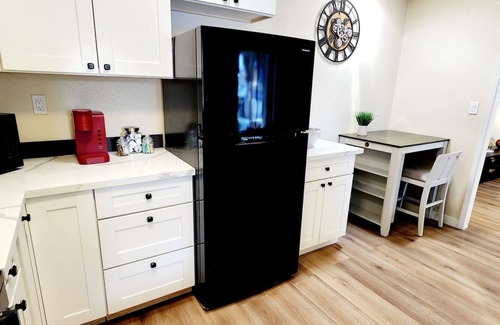 The Villas Apartamento | Modern & Bright 2BR Santana Row | Silicon Valley Stay