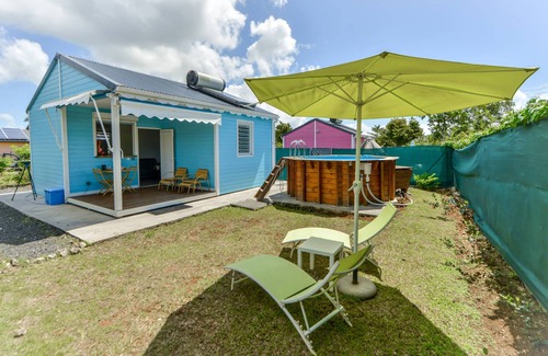 Baie-Mahault Casa | Bungalow-Bleu-Moderno-Baño tipo “wet room”-Vista a la Piscina