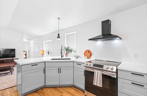 Dunsmuir Cabina | Modern Cabin (Blue Spruce)