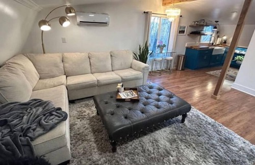 Bellevue Cabina | Modern Cabin Close to Downtown