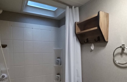 Baring Casa | Modern camper in mountains, perfect ski pad...beach access! One night minimum!