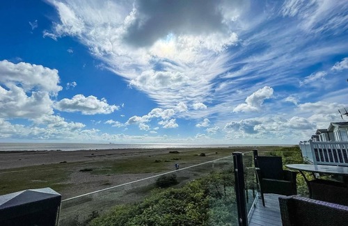 Kessingland Casa | Modern caravan with beautiful seaviews in Suffolk! ref 90023SV