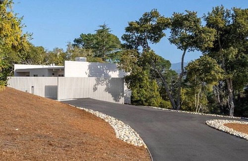 Rancho Rio Vista Casa | Modern Carmel House – serene, stylish and sleek