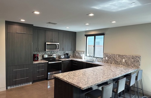 Cave Creek Casa | Modern Cave Creek Home 2 Min Walk to Town Center with Garage!