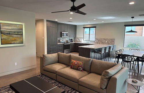 Cave Creek Casa | Modern Cave Creek Home 2 Min Walk to Town Center with Garage!