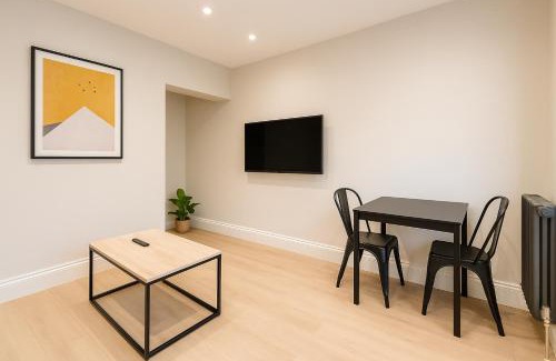 Grangetown Apartamento | Modern Central Apartment + King Size Bed + Garden