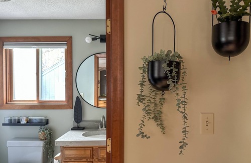 Silver Lake Chalet De Esquí | Modern chalet, walk to swimming and playground, perfect for families