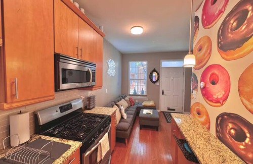 Graduate Hospital Casa | Modern-Chic Living in the Heart of Center City