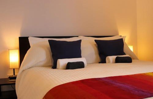 Charlton Casa | Modern city apartment