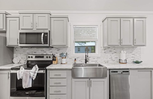 Fredericksburg Cabina | Modern Classic Cabin at the SKYE Texas Hill Country Resort!