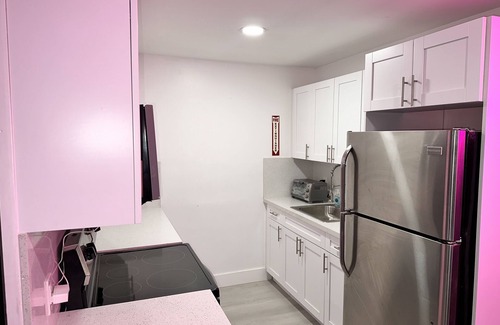 Edgewood Casa | Modern, Classic, Retro & Cozy!