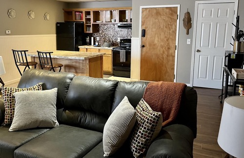 Bay City Apartamento | Modern clean 1 BR apartment near River in Historic District restaurants/bars