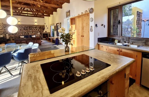 Santa Ana Casa | Modern colonial house