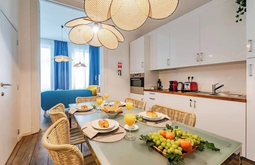 Lower Town Apartamento | Modern Comfort by Grand Place