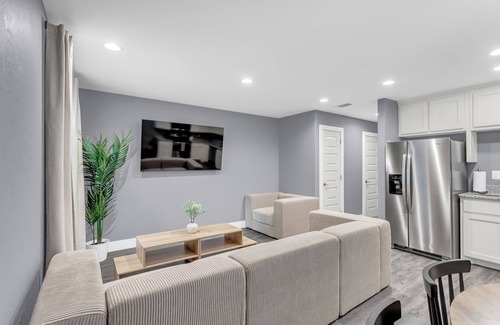 Denison Casa | Modern Comfort in Historic Denison!