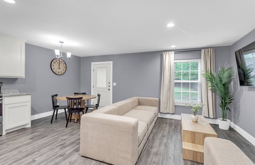 Denison Casa | Modern Comfort in Historic Denison!