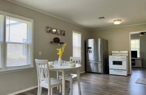 Central Oklahoma City Casa | Modern Comforts/ 7min to Downtown