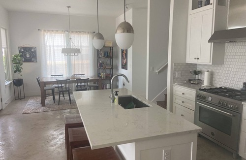 MLK Condominio | Modern condo in central Austin.