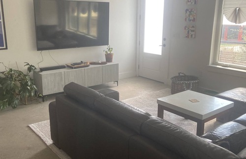 MLK Condominio | Modern condo in central Austin.