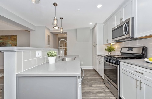 Downtown Condominio | *Modern Condo In Downtown Frederick*