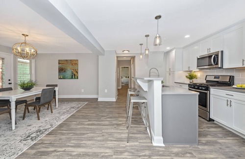Downtown Condominio | *Modern Condo In Downtown Frederick*