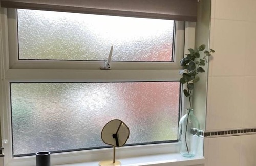 Higher Walton Casa | Modern Cosy Home Sleeps 6 With Parking nr Preston