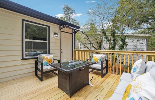 Sylvan Hills Casa | Modern Cozy 2 BR Oasis Near ATL Airport Perfect For Business & Leisure Travelers
