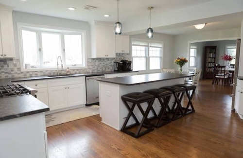 West Freehold Casa | Modern, Cozy Home in Freehold
