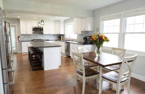 West Freehold Casa | Modern, Cozy Home in Freehold
