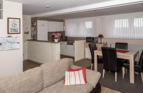 Buetgenbach Apartamento | Apartamento moderno y acogedor para no fumadores en Bütgenbach con vistas al lago.