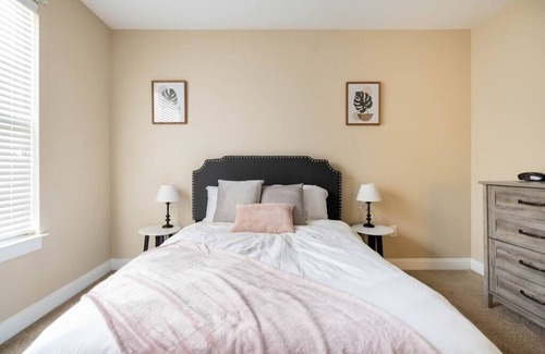 Forest Acres Apartamento | Modern & Cozy2BR Near Ft Jackson