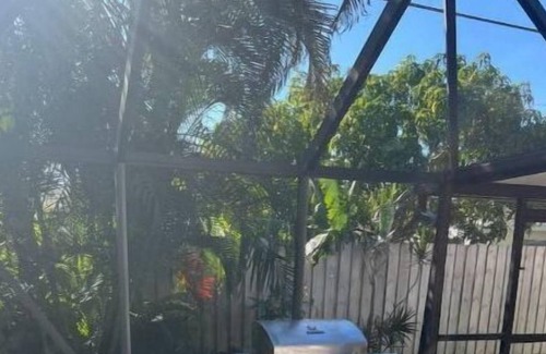 Tropic Palms Casa | Modern Delray House BEACH 2miles Near Downtown