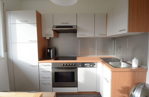 Kranichstein Apartamento | Estudio de diseño moderno con excelente vista y excelentes conexiones de transporte.
