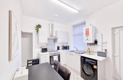 Burnley Casa | Habitacion Doble-Premium-Baño con ducha-RM 3