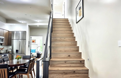 Hollywood Hotel | Modern Elegant 3BR Townhouse with Views in Gated Community – Free Parking