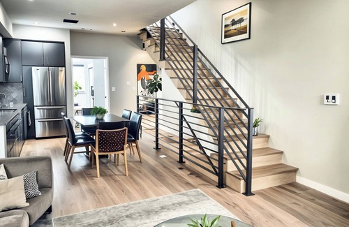 Hollywood Hotel | Modern Elegant 3BR Townhouse with Views in Gated Community – Free Parking