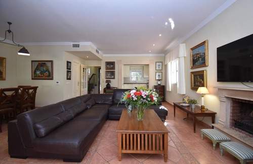 Poblado de Sancti Petri Villa | Moderna Villa Charo con gran piscina a 200m de la playa