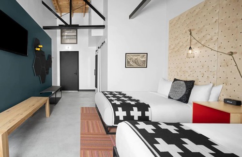 People's Freeway Hotel | Modern evo Comfort, Your Outdoor Adventure Base, Free Parking!