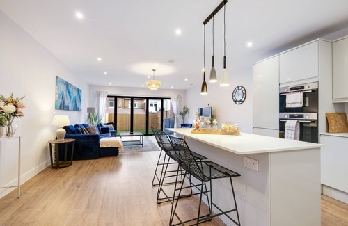 Coulsdon West Casa | Modern Executive 5 Bedroom Home in Purley