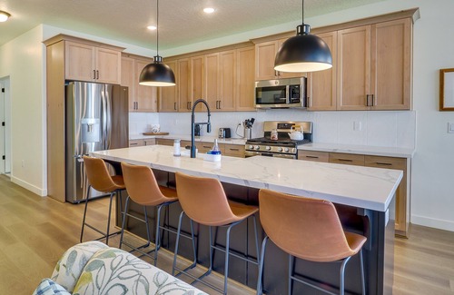 Herriman Casa | Modern Farmhouse in Herriman w/ Mountain Views!