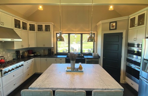 Royal Acres Casa | Modern Farmhouse in Keswick 5BR/4BA