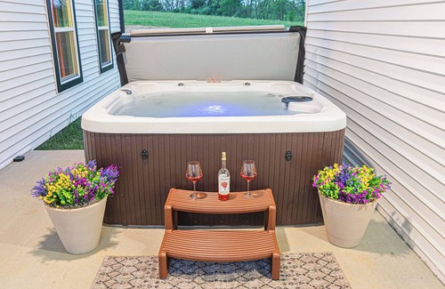 Perry Park Casa | Modern Farmhouse Near Distilleries! Hot tub, GameRoom, Firepit, Luxury, 5-Acres!