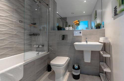 Bristol Floating Harbour Apartamento | Modern flat w/balcony & projector cinema