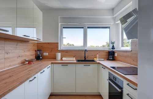 Pjescana Uvala Apartamento | Piso moderno con gran terraza
